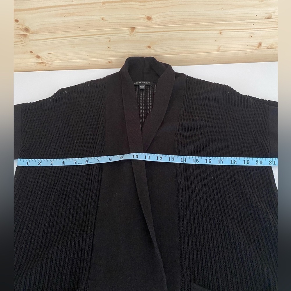 BANANA REPUBLIC Women’s XS/S Black Short Sleeve Front Pockets Cardigan Sweater - Picture 7 of 10